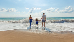 Eltern wollen den Urlaub mit Kindern stressfrei buchen